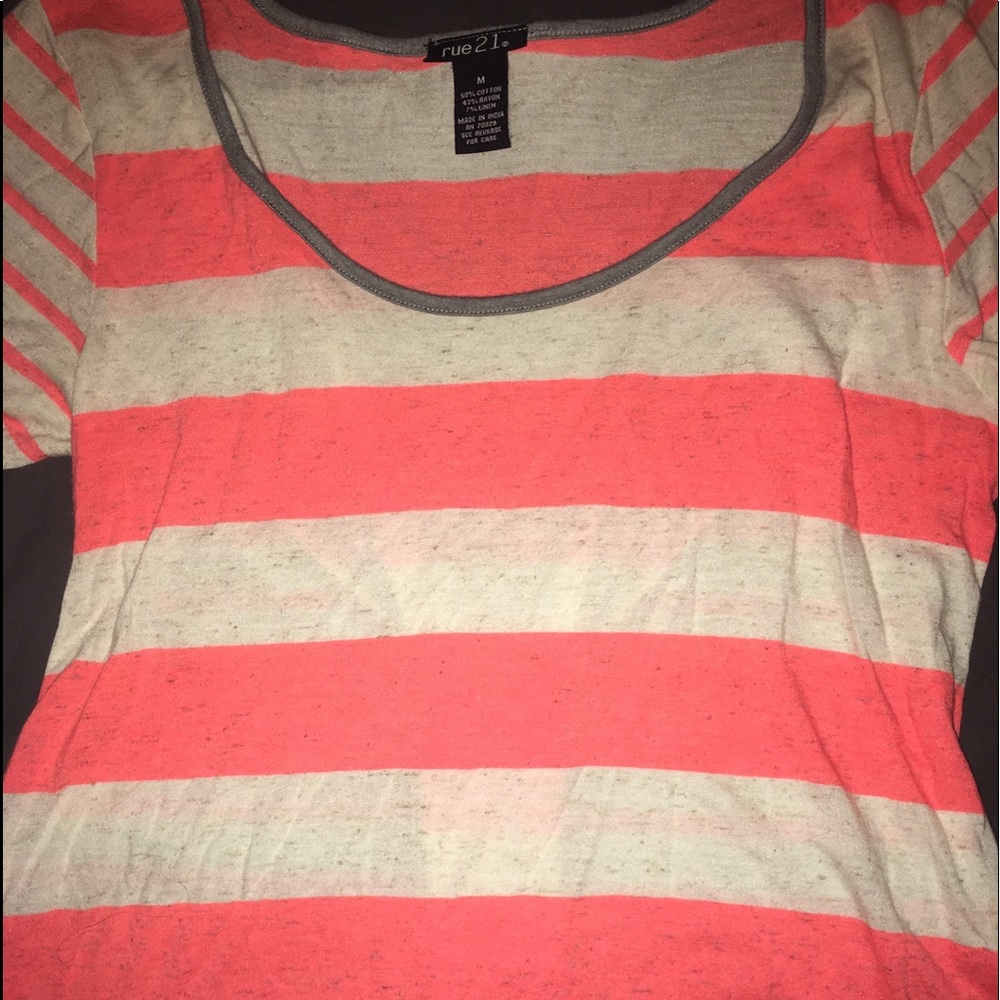 💛 RUE 21 striped Long Sleeve Tee 💛